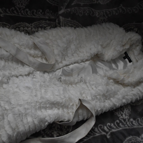 Faux Fur Tie Waist Vest - Picture 1 of 3